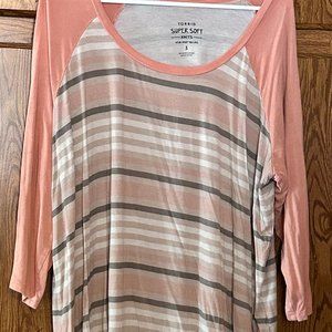 Classic Fit Super Soft Crew Neck Raglan Long Sleeve Tee